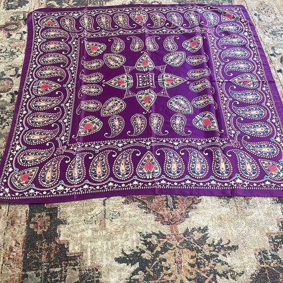 100% silk scarf - Picture 7 of 8